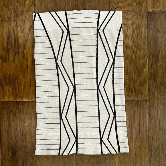 BCBGeneration Skirt - Picture 2 of 7